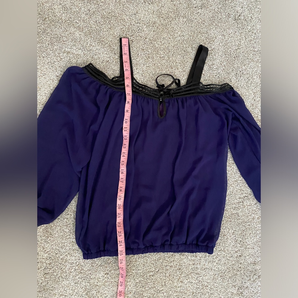 Accepting offers- Ladies Blouse - Picture 8 of 10